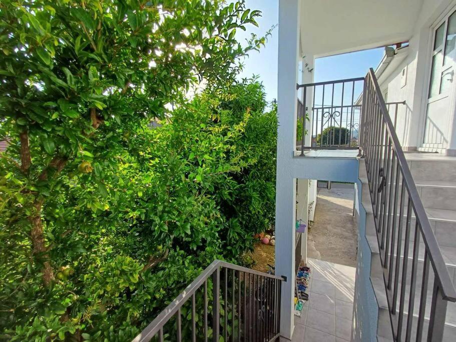 Cozy, Fully Equipped, Free Parking&Wifi, Quiet, 2Bd Apartment Podgoriţa Exterior foto