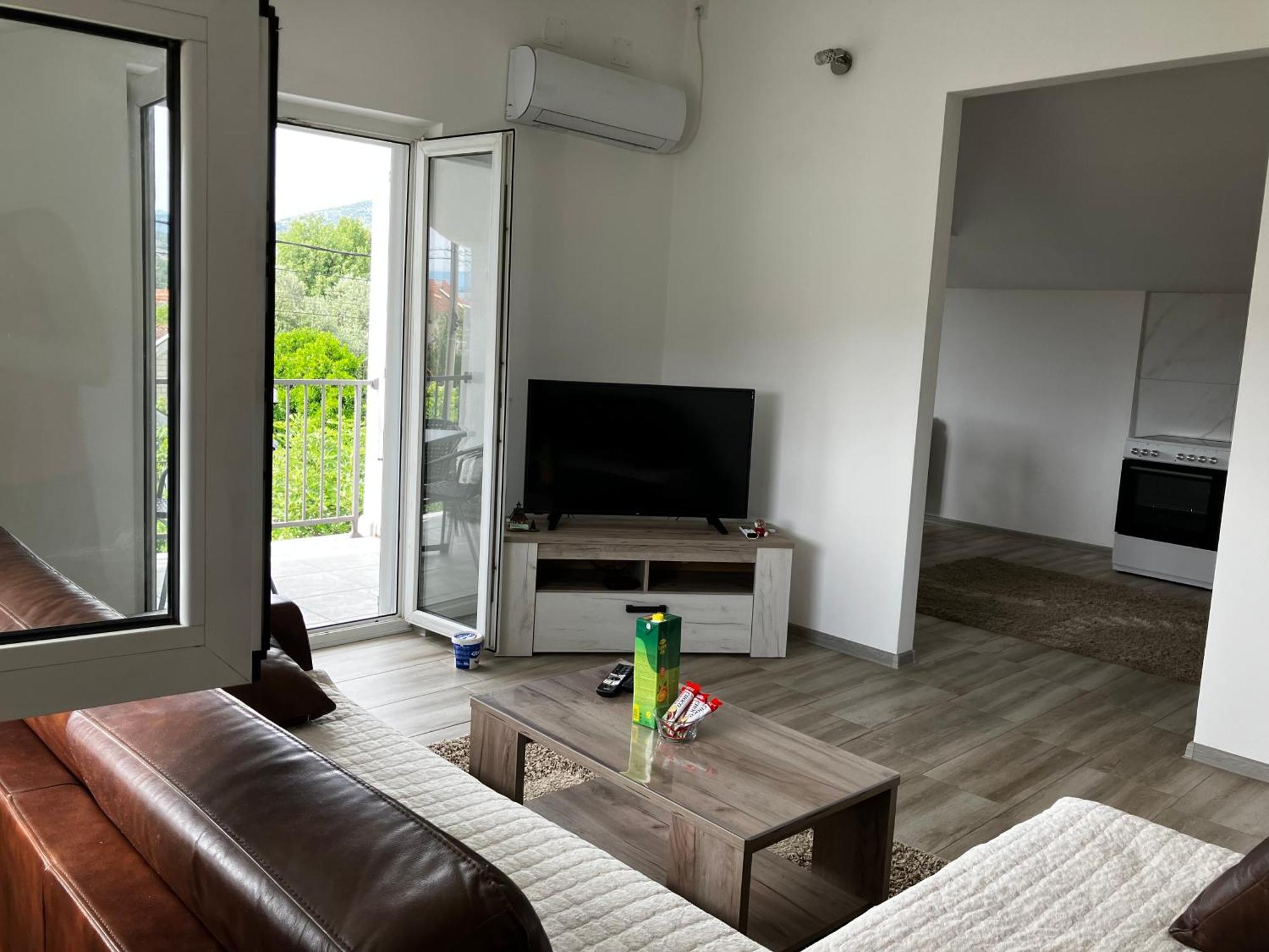 Cozy, Fully Equipped, Free Parking&Wifi, Quiet, 2Bd Apartment Podgoriţa Exterior foto