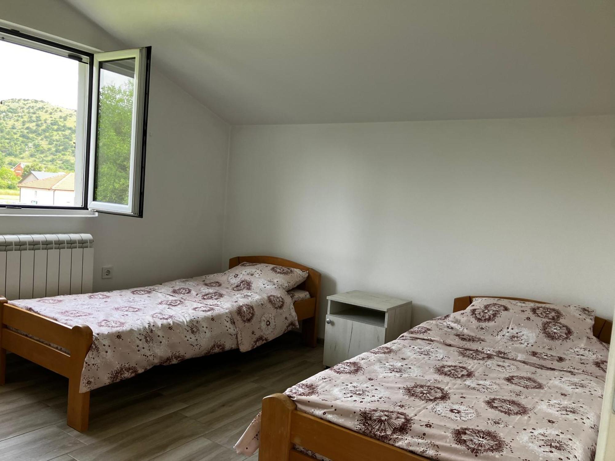 Cozy, Fully Equipped, Free Parking&Wifi, Quiet, 2Bd Apartment Podgoriţa Exterior foto