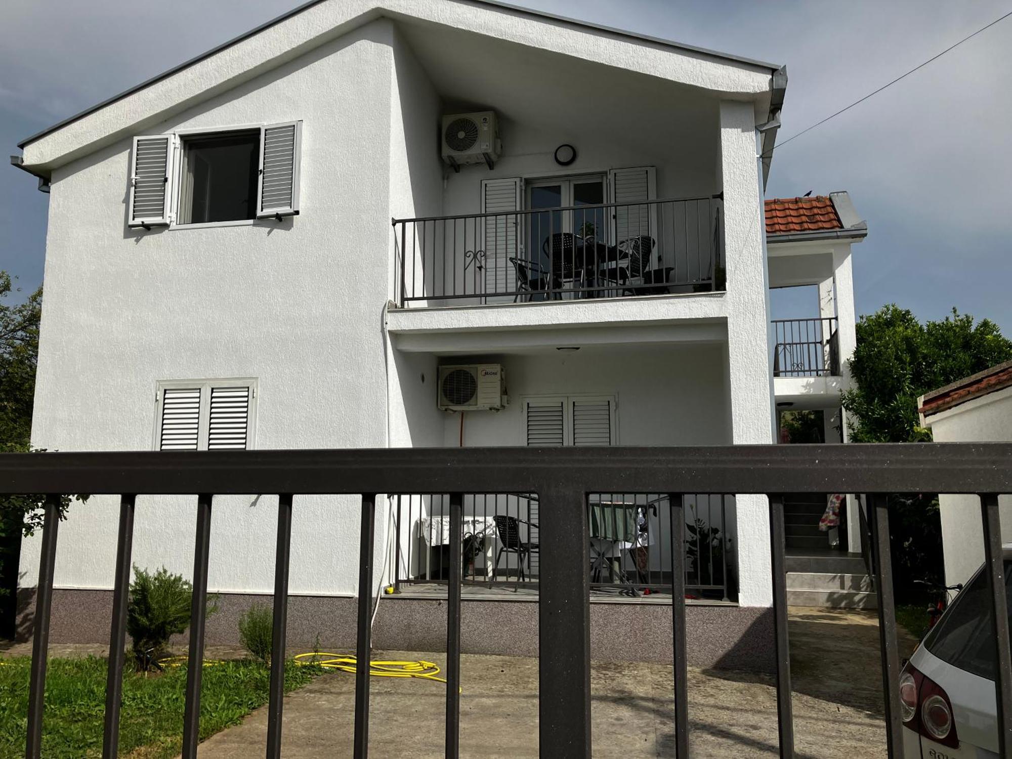 Cozy, Fully Equipped, Free Parking&Wifi, Quiet, 2Bd Apartment Podgoriţa Exterior foto