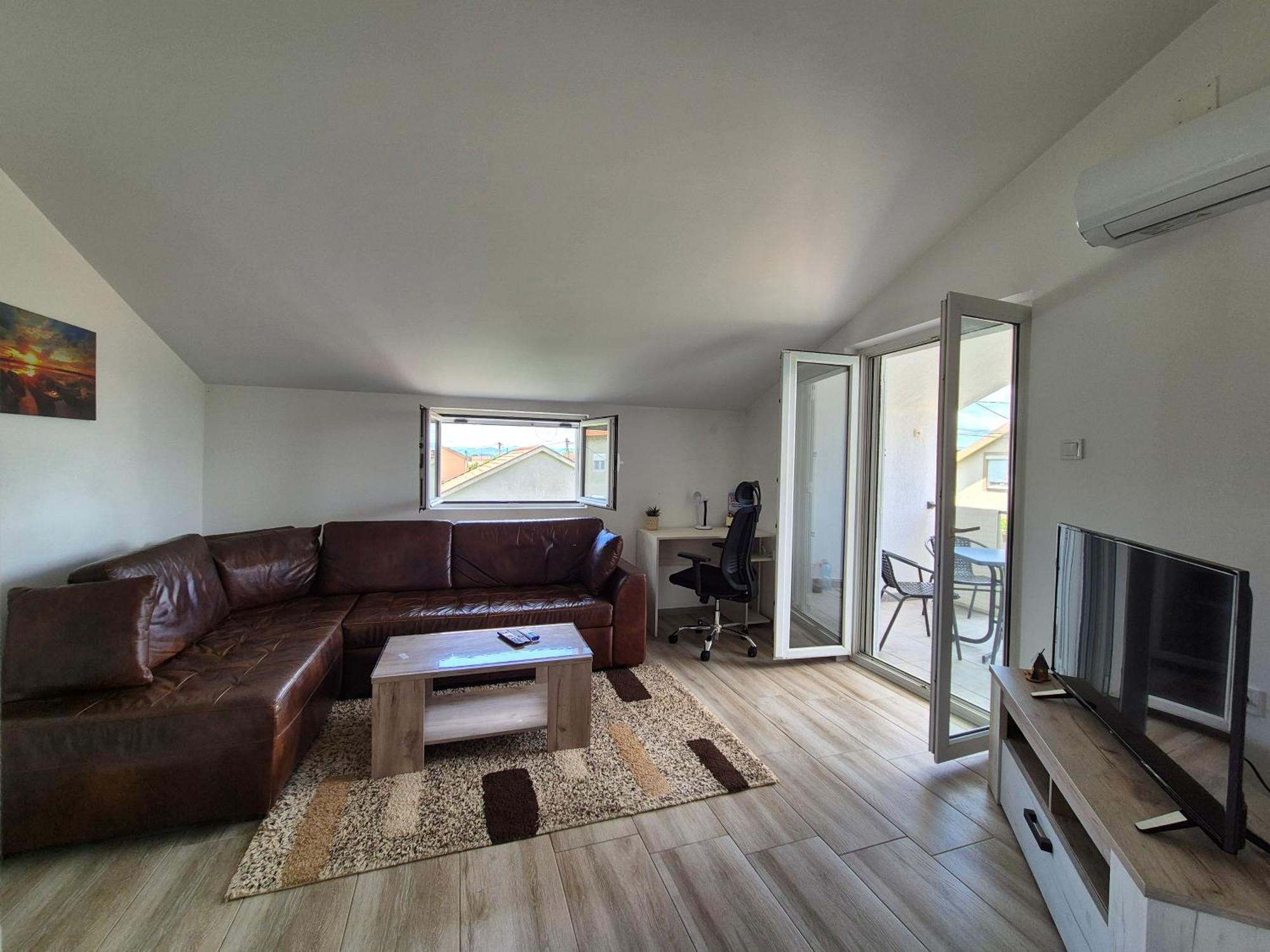 Cozy, Fully Equipped, Free Parking&Wifi, Quiet, 2Bd Apartment Podgoriţa Exterior foto